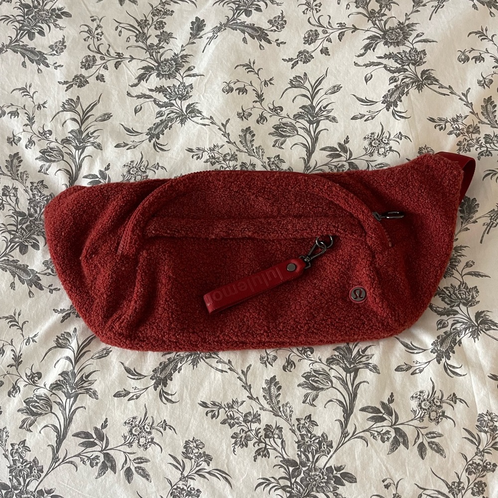 lululemon athletica deep red sherpa crossbody belt bag